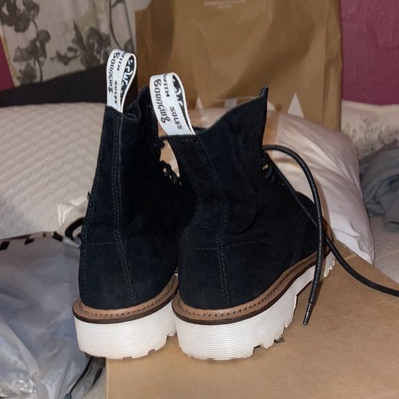 Semi new doc martins with box - Picture 4 of 4